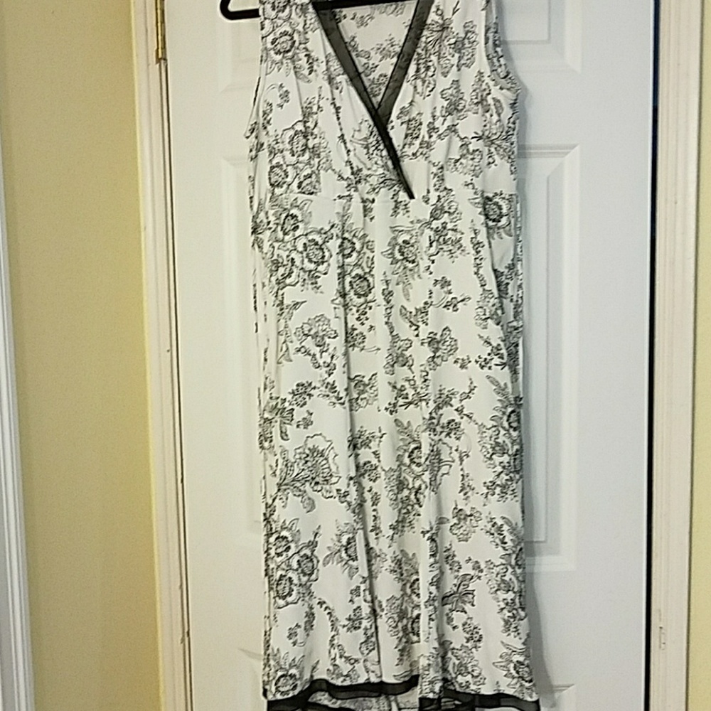 Lovely Loco Lindo Black & White Floral